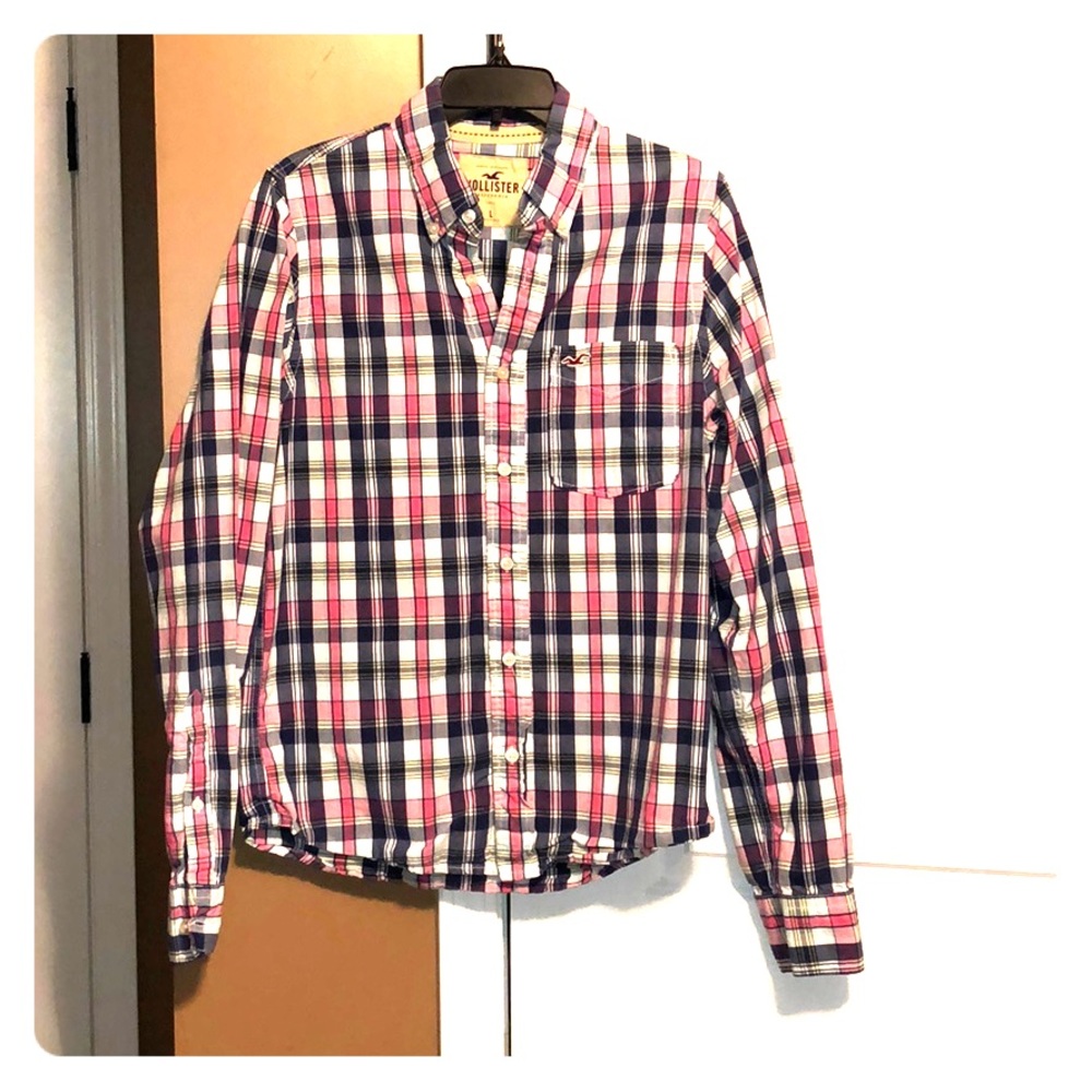 Men’s pink, white, & navy plaid button down